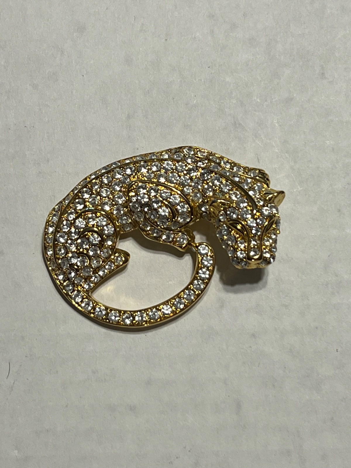 VTG Trifari Leopard Brooch Pin – Gold Tone w/Clear Pave Rhinestones
