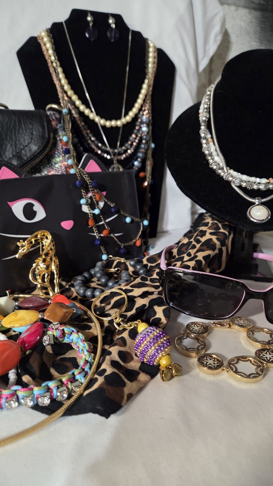Grandma’s Estate; Jewelry, Trinkets, & Extra Fun Junk! Lot #89