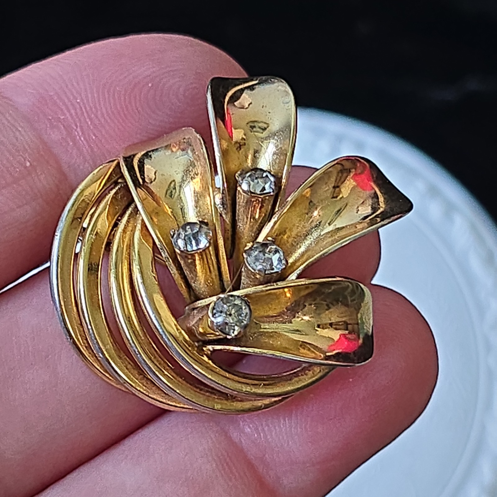 Vintage Unsigned Grosse Germany Gold Plated Glass Rhinestones Pin Brooch