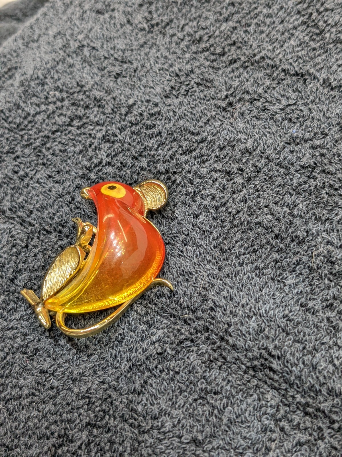 Vintage Mouse Brooch Mid Century Lucite Acrylic Figural Gold Tone Novelty Pin