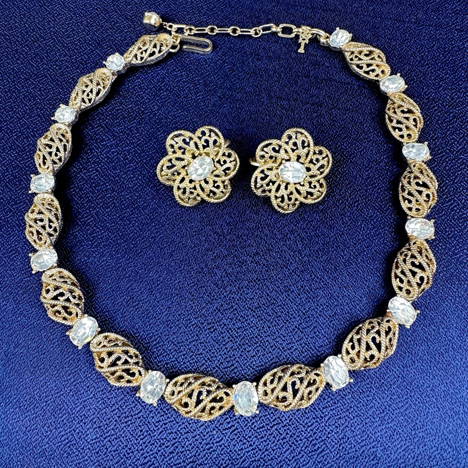 Vintage Crown TRIFARI Gold Tone Necklace & Clip-On Earrings Set ~ Excellent!
