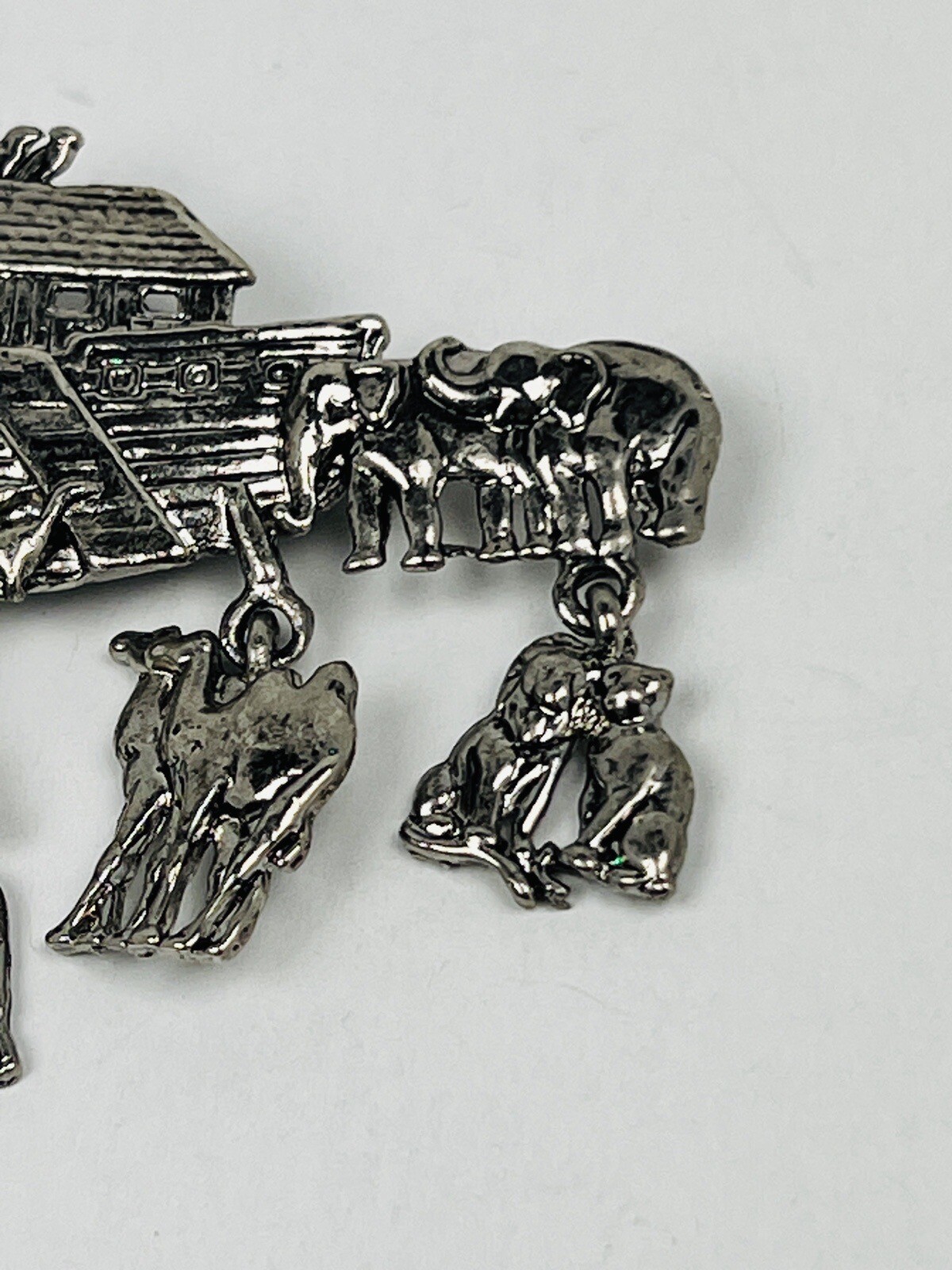 Vintage Silver Tone Large Noah’s Ark Charm Dangle Pin Brooch Animals