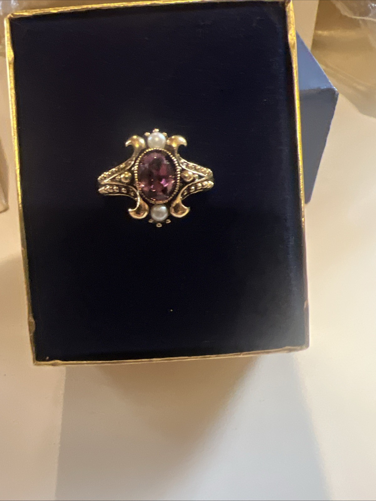 Queensbury vintage avon ring size 5