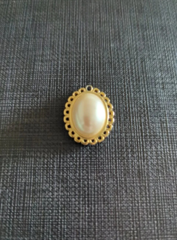 Vintage-Style Faux Pearl Gold Tone Pendant