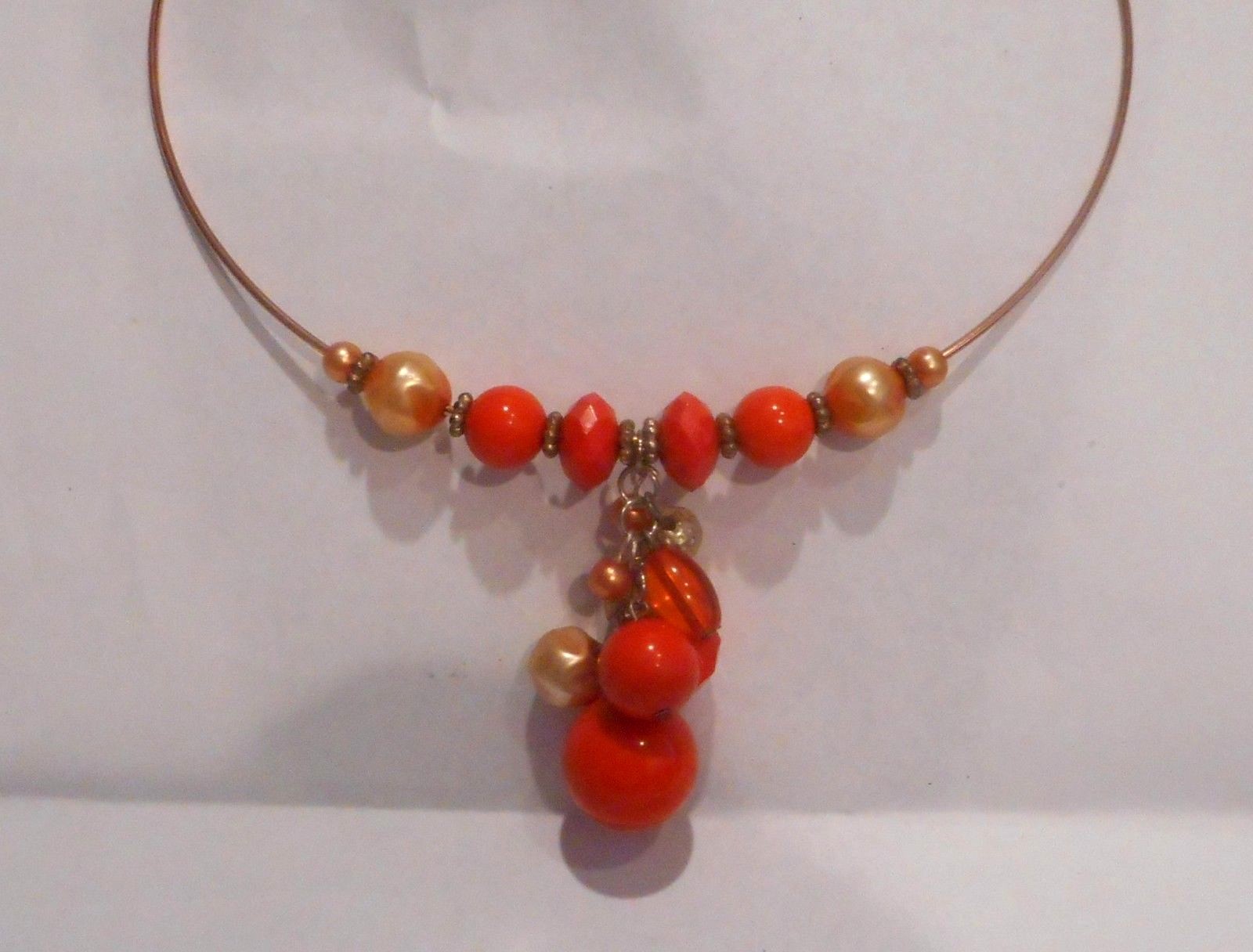 Vtg Coral Lucite,Faux Baroque Pearls & Gold Tone Beads,Neck Wire Choker Necklace