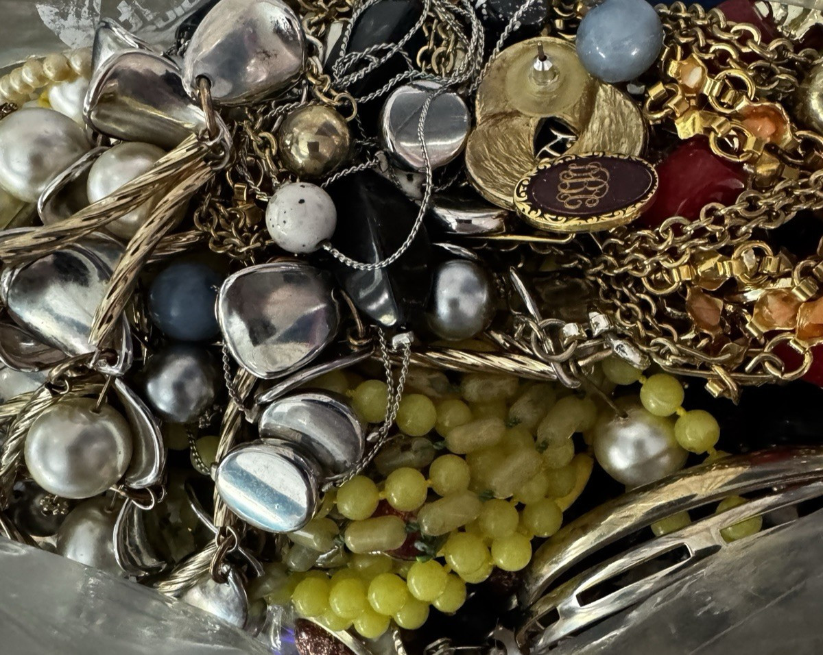 Vintage to Modern Jewelry Mixed Lot Accessories, Lapel Pins, Brooches, 65+ items
