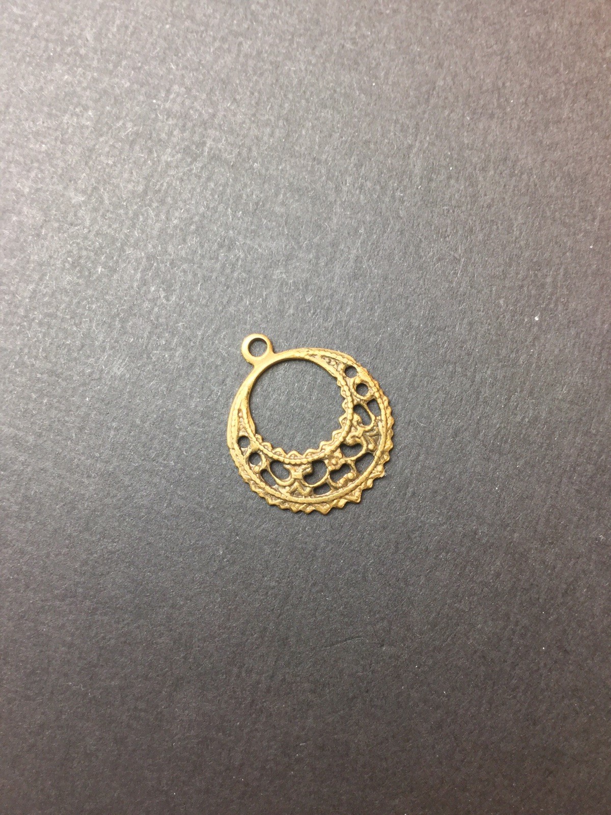27603- 4 Pc Round Dangle Filigree w/Loop Brass Jewelry Finding Stamping Brass Ox