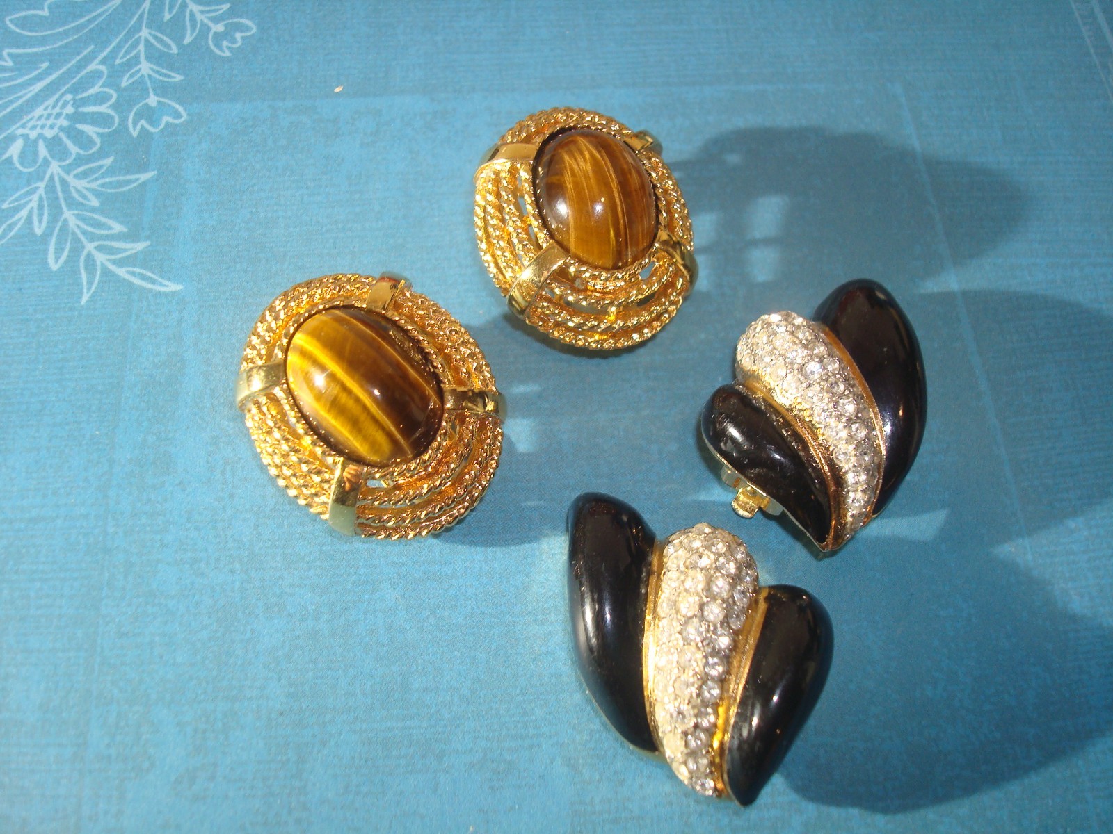 Vtg.St.JOHN LOT (2) EARRINGS OVAL TIGER’s EYE GOLD/T, BLACK ENAMEL RHINESTONES