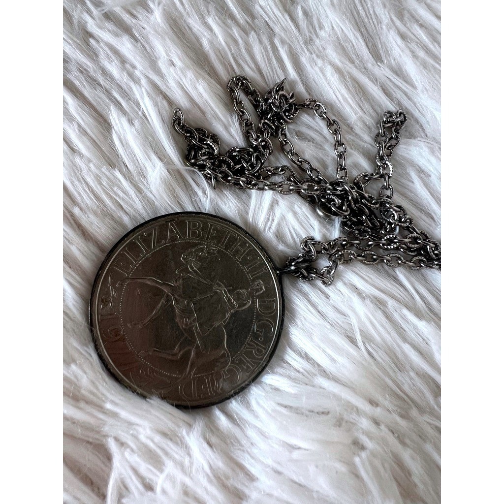 QEII Coin Pendant Necklace 1977 Queen Elizabeth II Jubilee