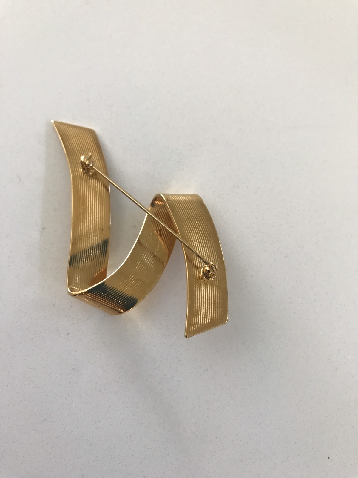Vtg 1980s Monet Silver Zig Zag Ribbon Pin Goldtone Brooch Pin