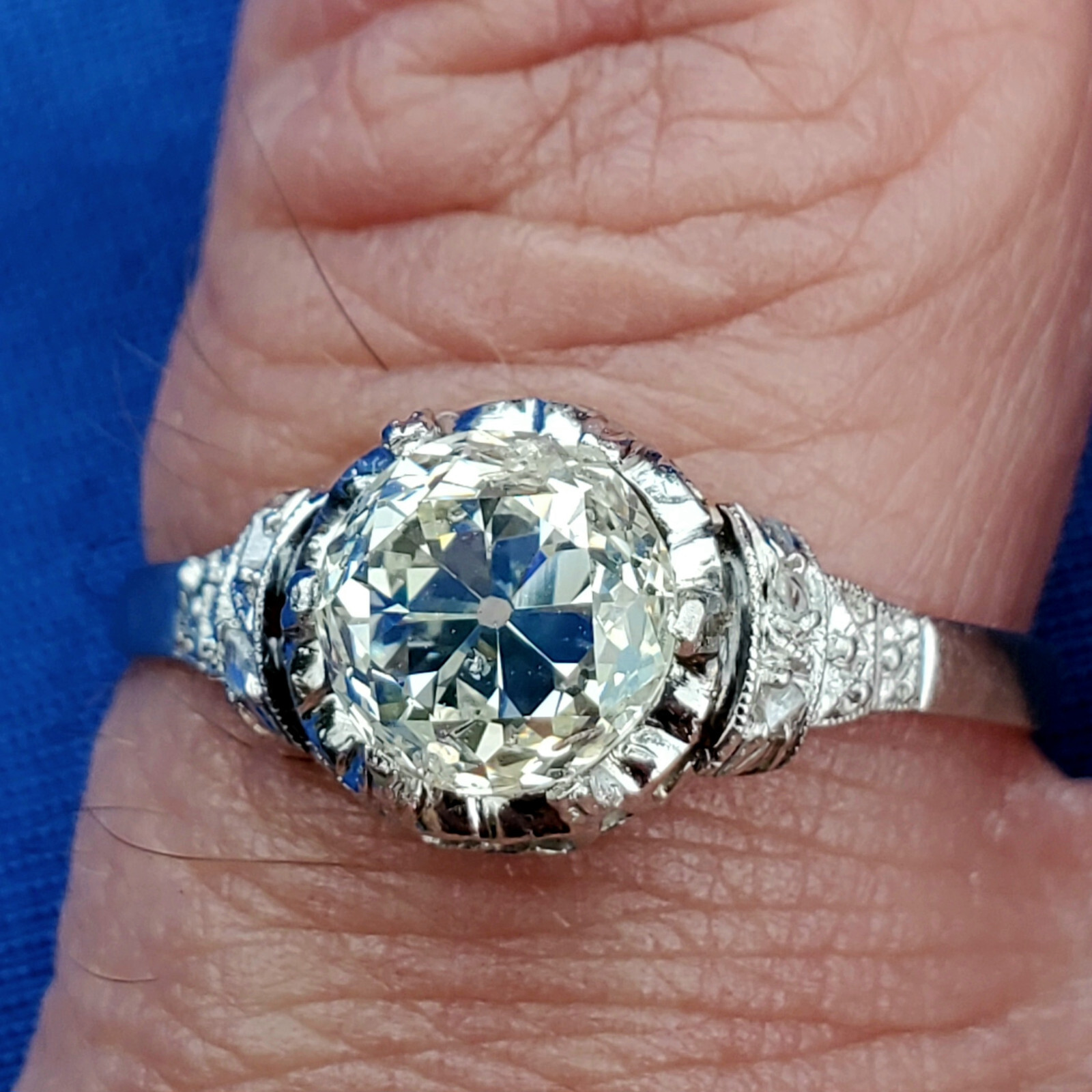 Original EARTH MINED DIAMOND Cushion cut Deco Engagement Ring PLATINUM Solitare