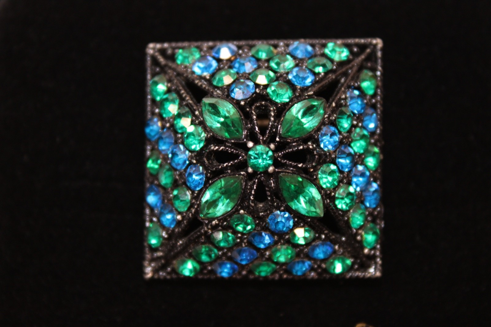 Vintage Blue Green Rhinestone Brooch & Clip Earrings Set Black Japanned Metal