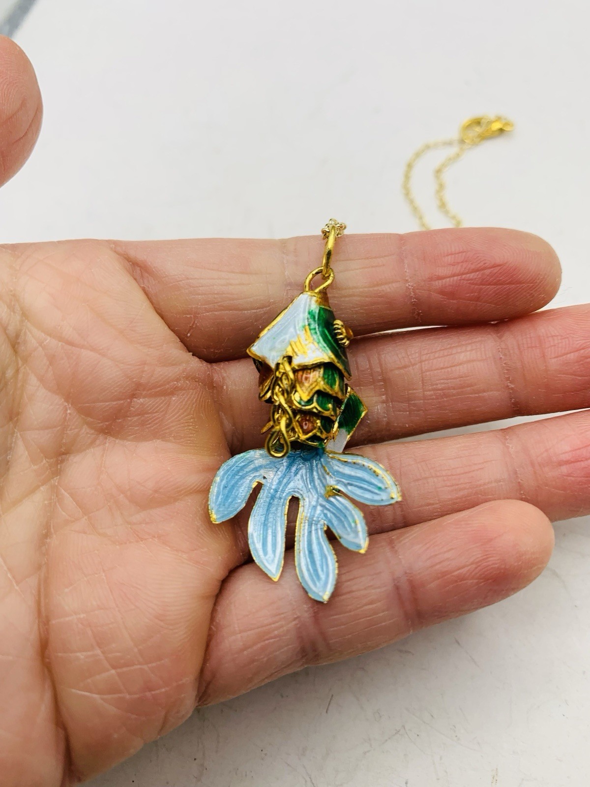 Vintage Lucky Asian Chinese Enamel Articulated Green Gold Tone Fish 16” Necklace