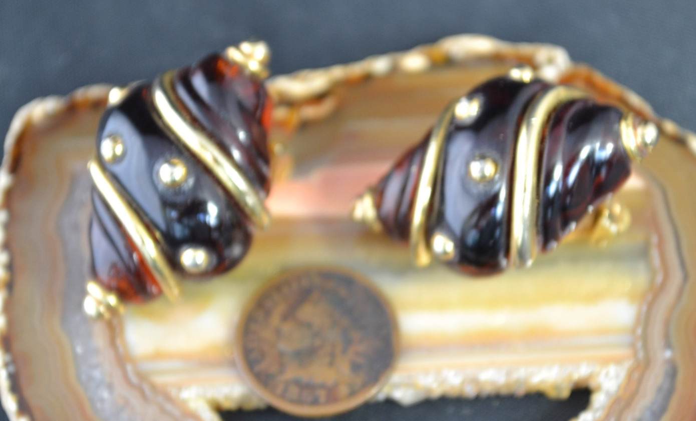 Kenneth Jay Lane KJL earrings clip on seashell Honey Amber color Lucite gold ton