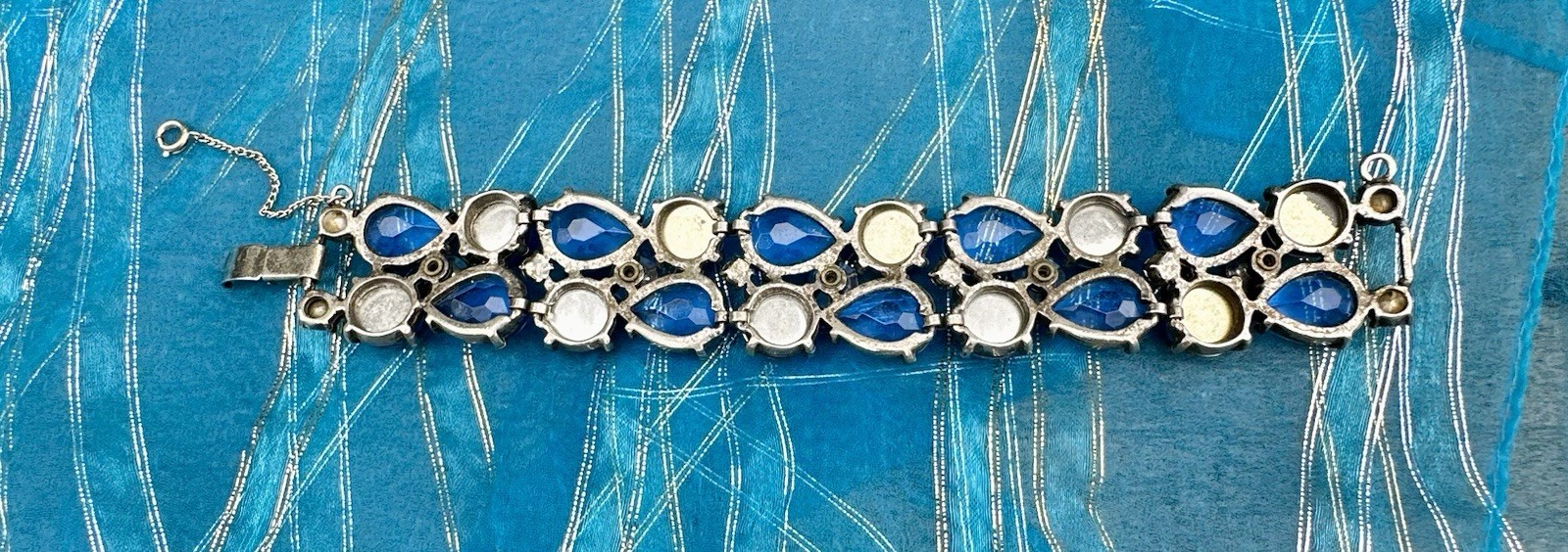 Vintage 7” Blue Rhinestone & Cabochon Stones Large Floral 5 Flowers Bracelet
