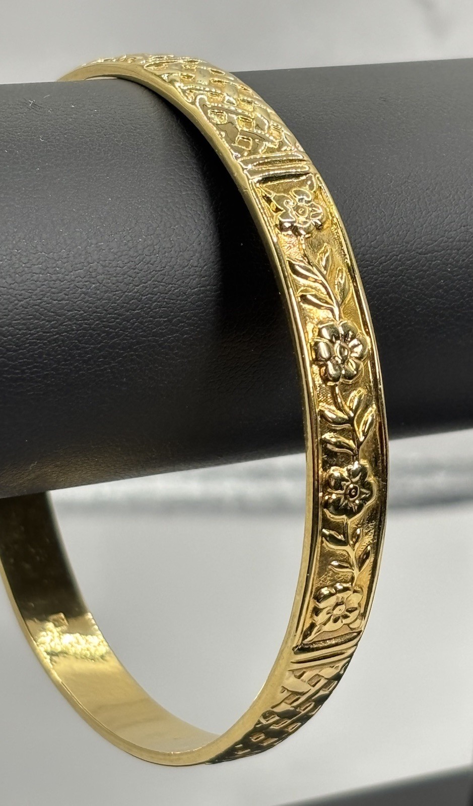 Vintage Bangle Bracelet Ornate Gold Tone Etched Floral 8.5 Maker Mark Unknown
