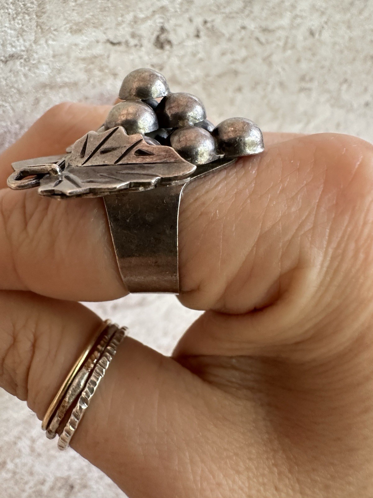 925 Sterling Silver Mexico Vintage Grape Cluster Leaf Ring