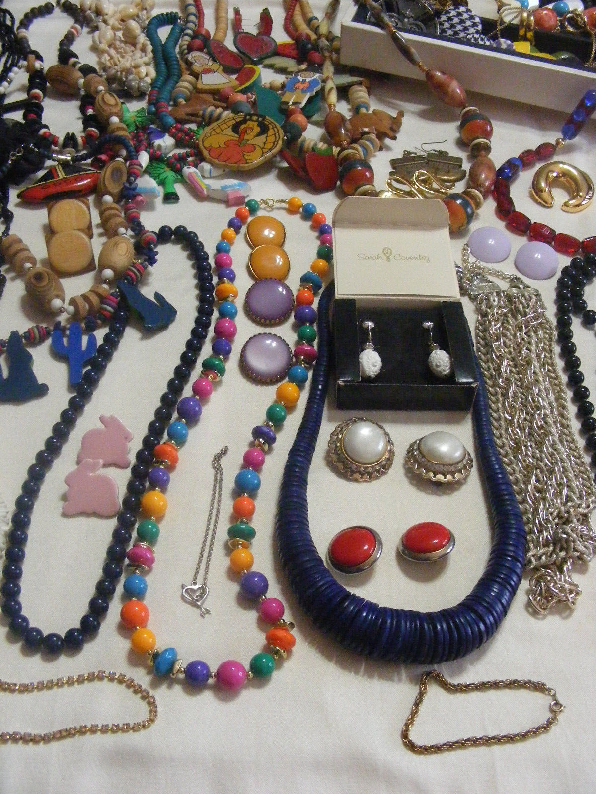 Vintage Jewelry Lot 9+ Pounds 100+ Pieces 50+ Necklaces Bracelets Earrings #E