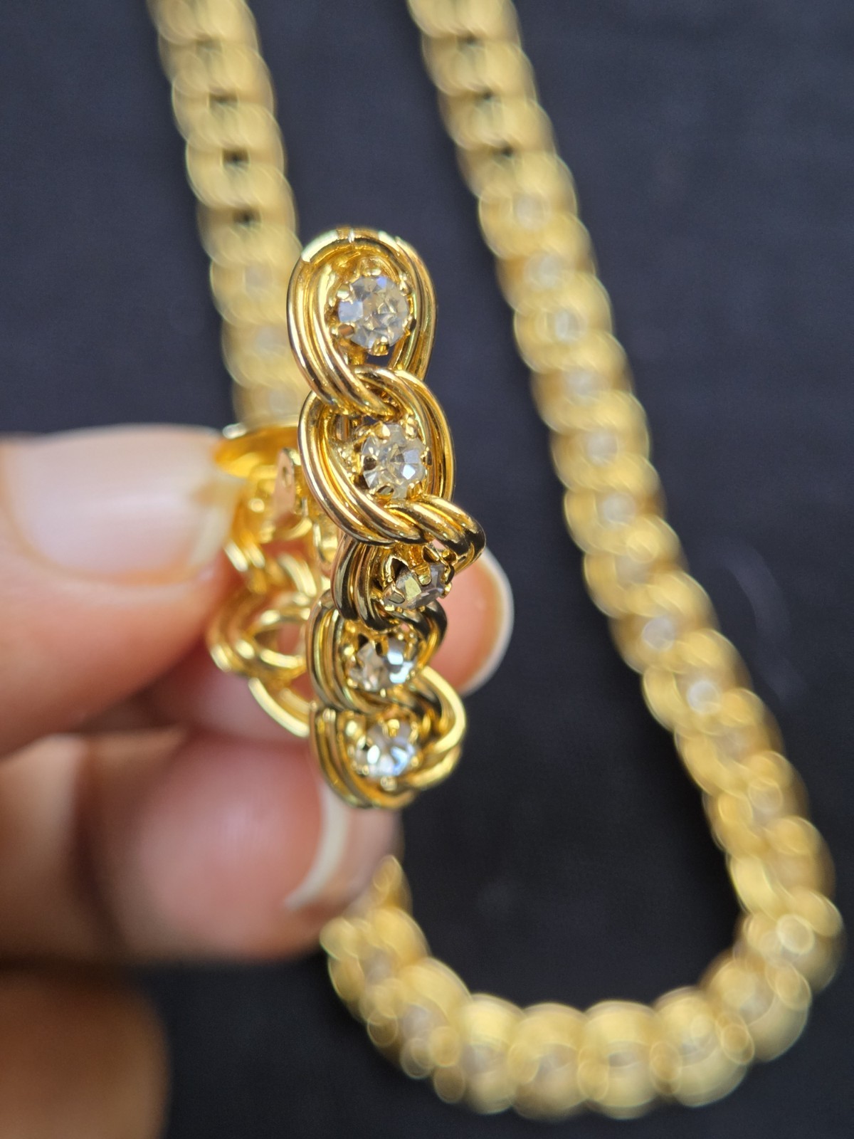 Gorgeous! Goldtone & Rhinestone Necklace(15″) & Clipon Earrings(.75″) Vtg