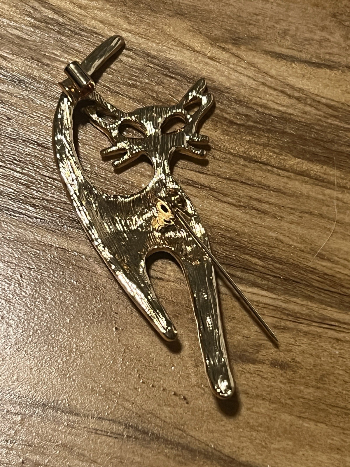 Clear Rhinestone Gold Tone Metal Cat No Eyes Brooch