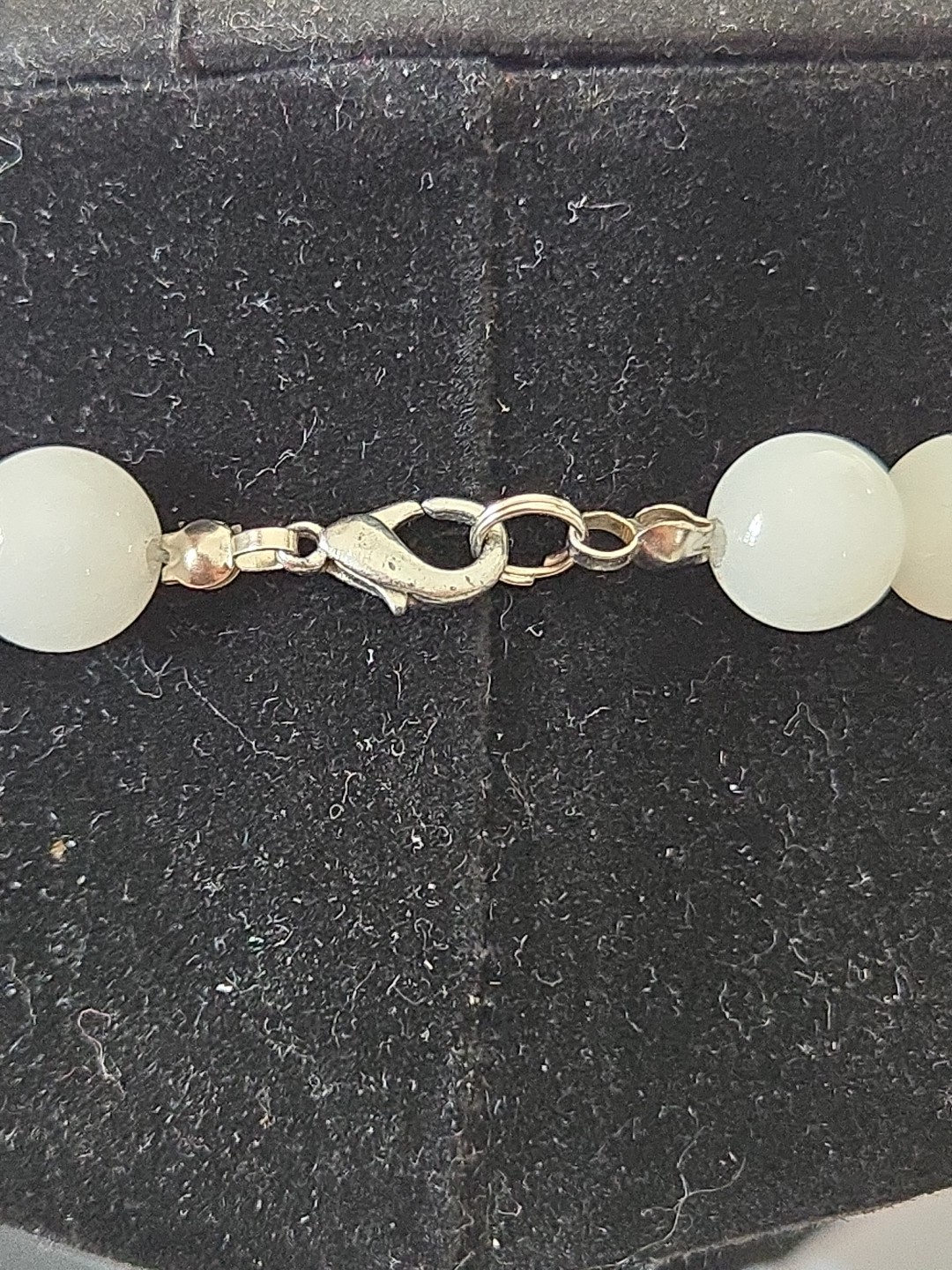 Jade Hand Strung Beaded Round 18″ Necklace White Nephrite Claw Clasp