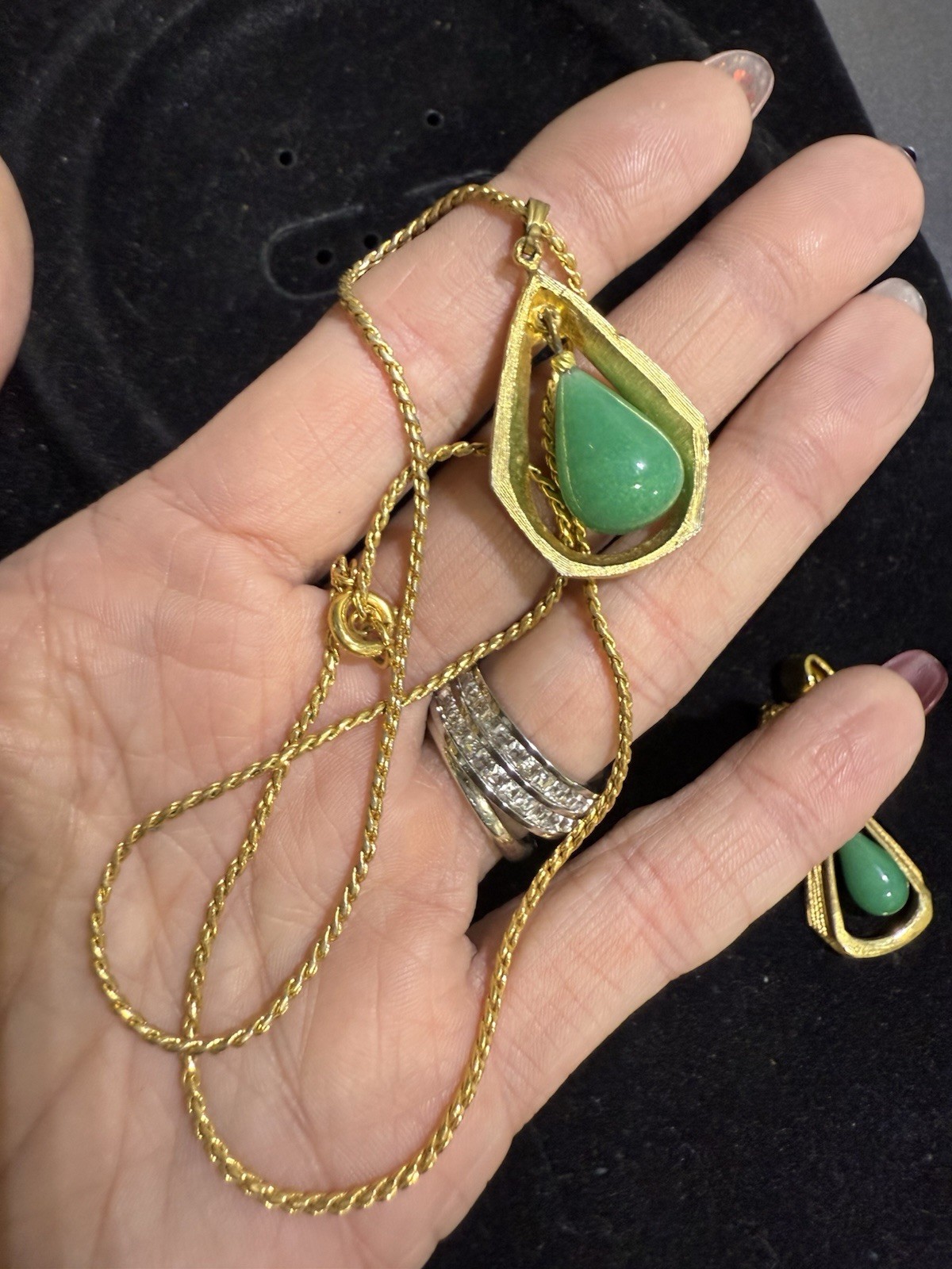Vintage Gold Tone Faux Jade Dangle Tear Drop Necklace and Clip-On Earring Set
