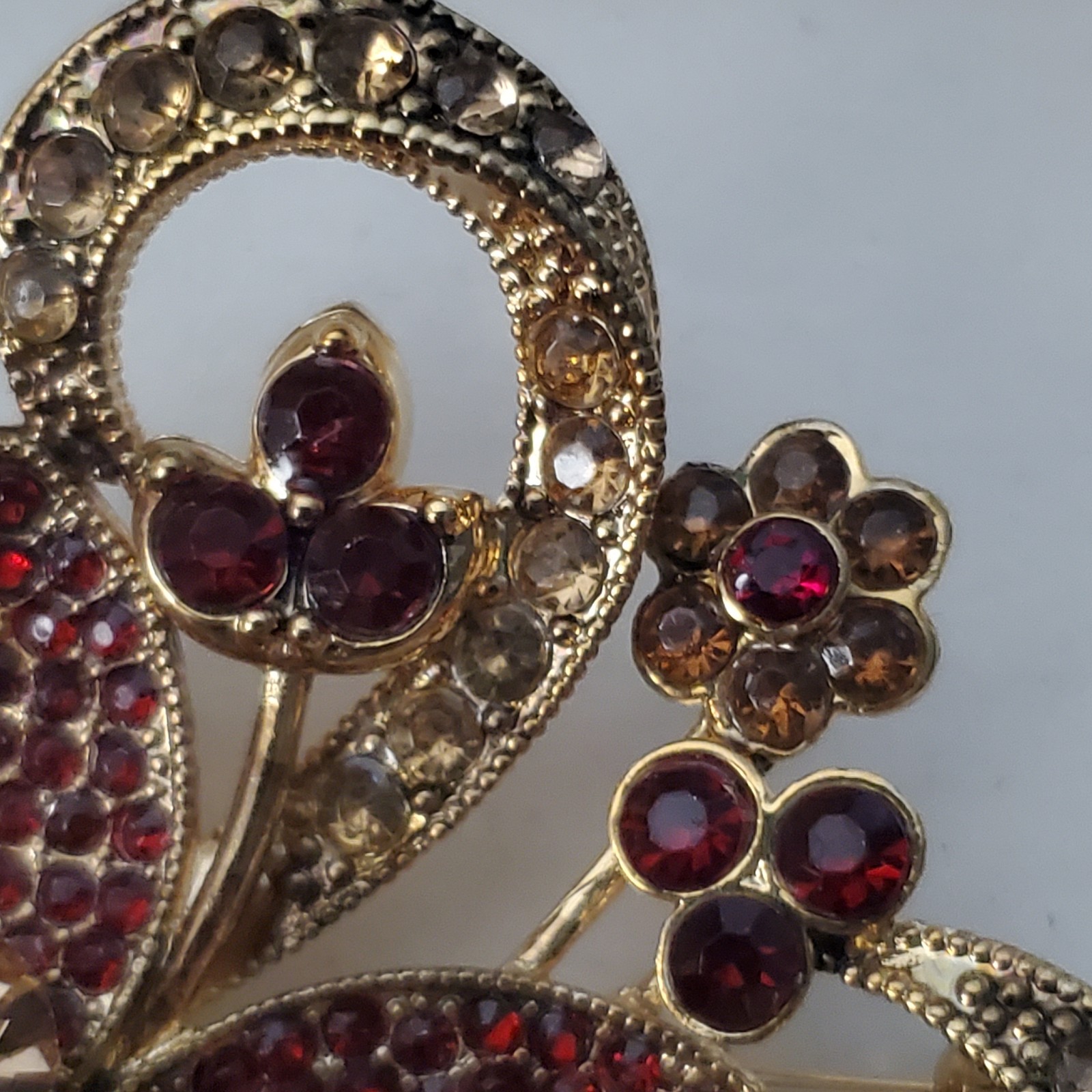 Avon 35th Anniversary 2006 Rhinestone Flower Brooch with coordinated earring set