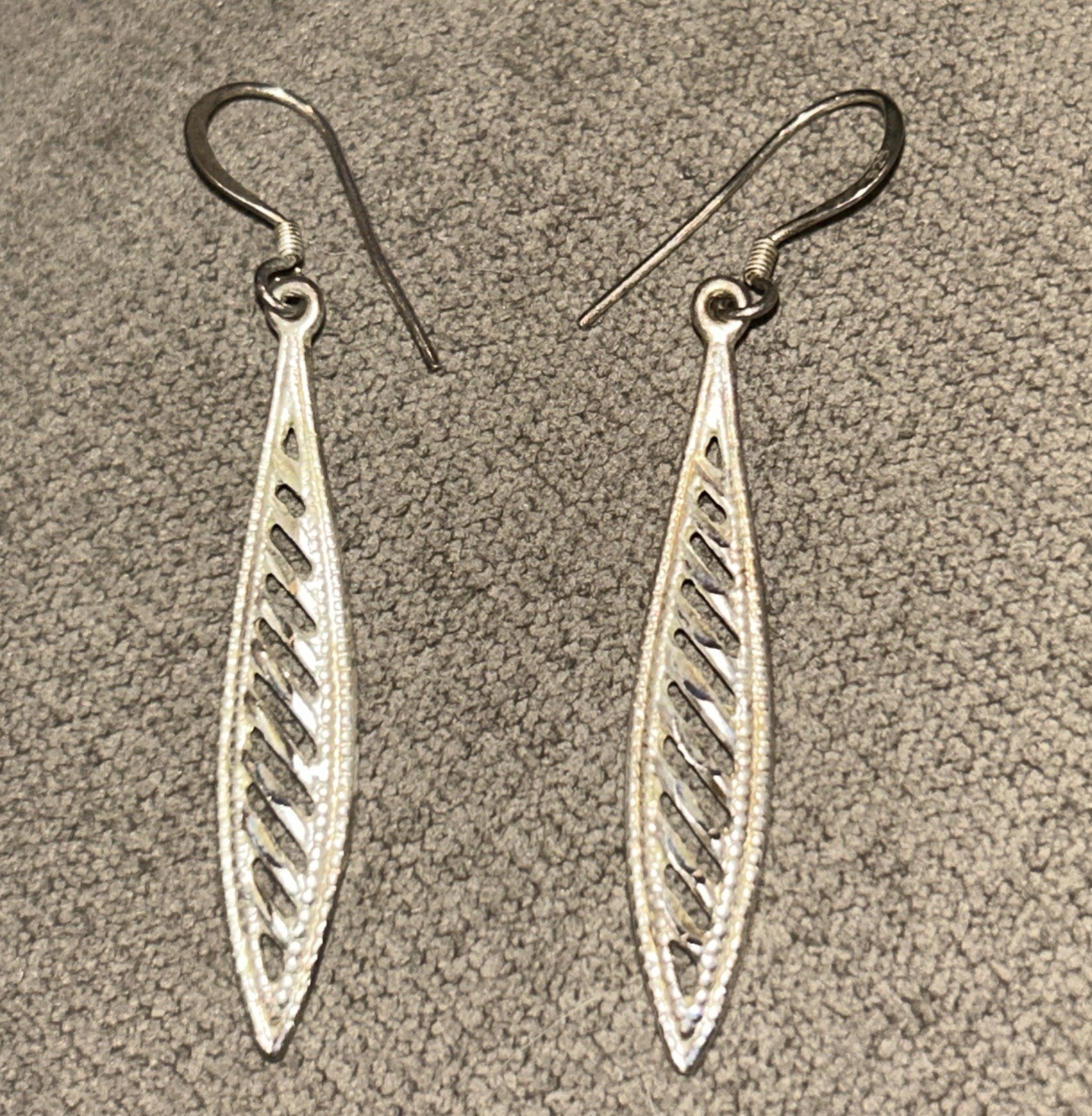 Vtg Sterling Silver Artisan Made Elongated Teardrop Openwork Dangle Earrings