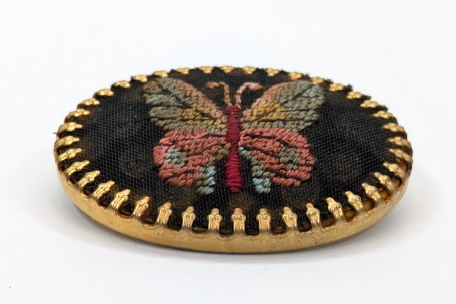VTG Multicolor Black Needlepoint Butterfly Gold Tone Oval Brooch Pin 1 5/8″