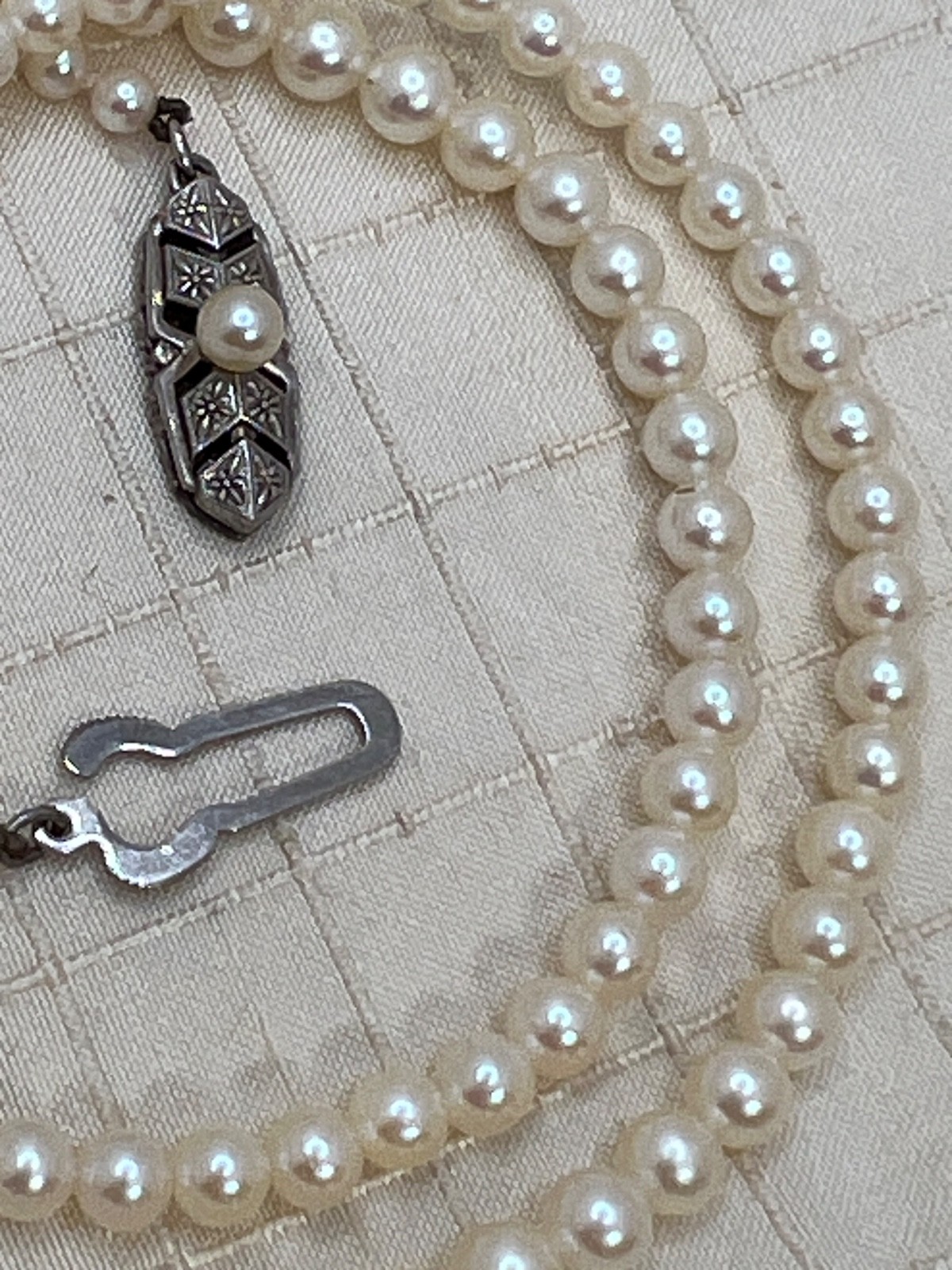 Vintage Mikimoto Pearl Necklace Silver Clasp 16″ Made in Japan