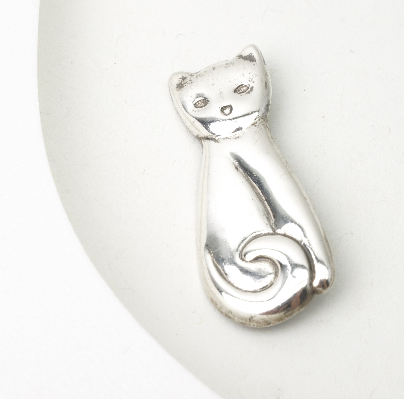 James Avery Sitting Cat Vintage Sterling Silver Pin