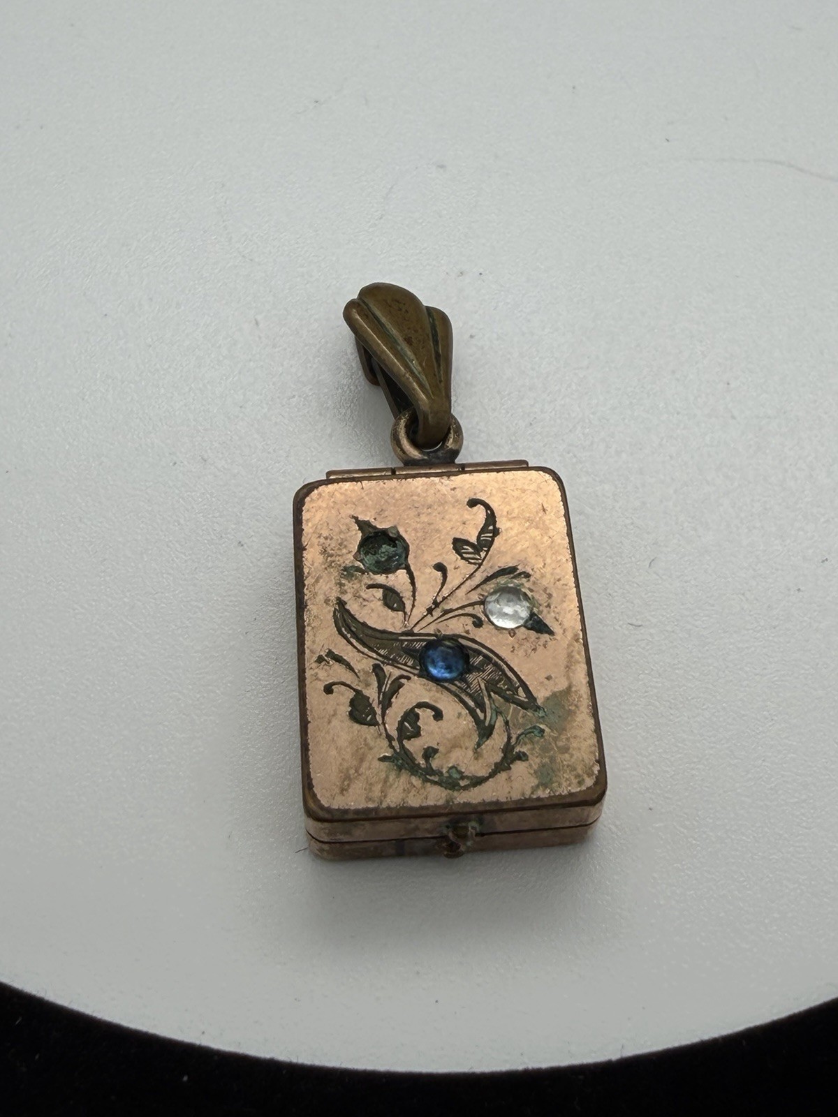 Gold Rolled Squared Victorian Flower Locket