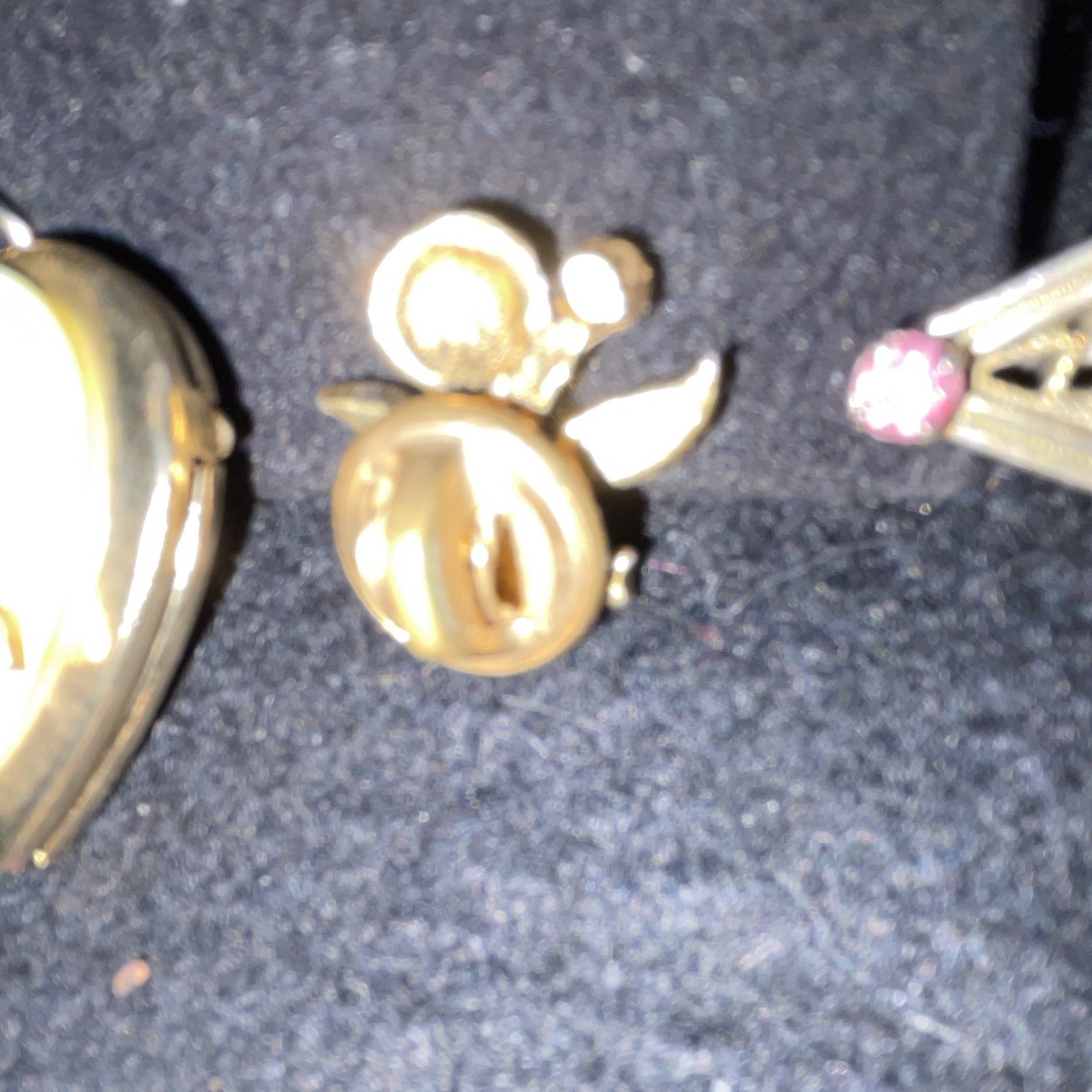 Vintage Gold Tone Mixed Jewelry Lot 4 Pcs Heart Locket Pendant Necklace Brooches