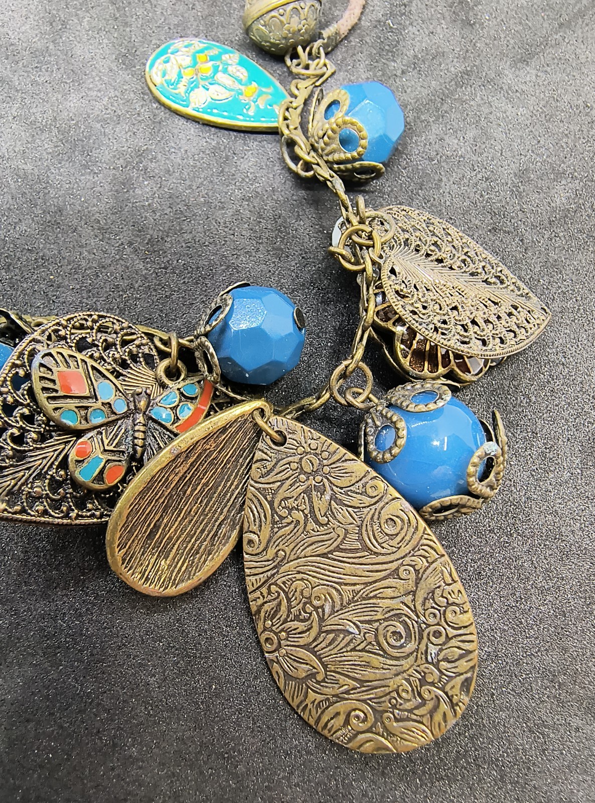 Vintage metal and Bead Necklace Lot Nice clasp Costume Jewelry
