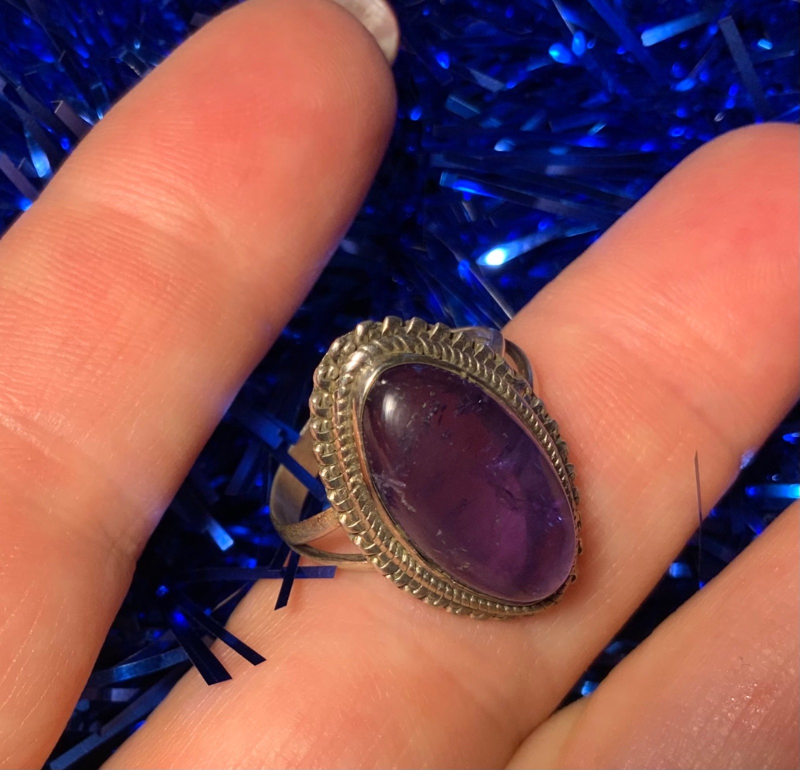 Vintage Amethyst Ring size 6 Unkown brand in good conditon