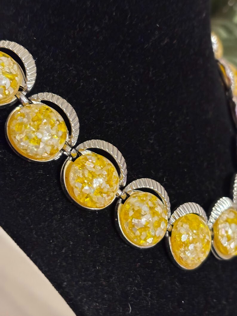 Vintage Yellow Necklace (16″) in Silver Tone for any occasion