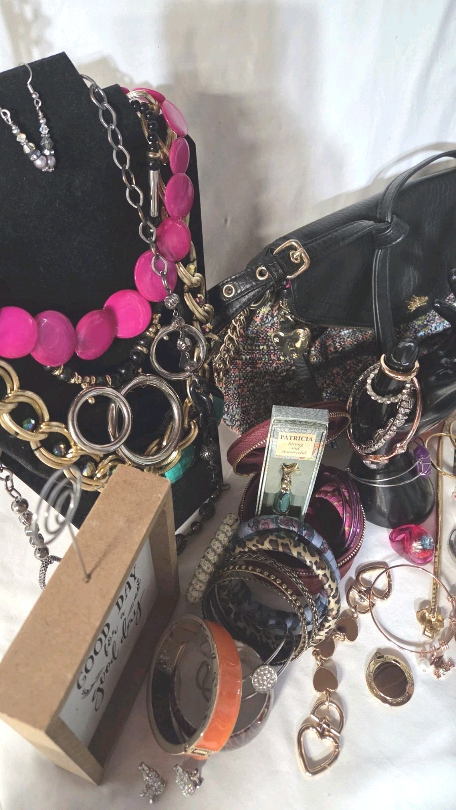 Grandma’s Estate; Jewelry, Trinkets, & Extra Fun Junk! Lot #89
