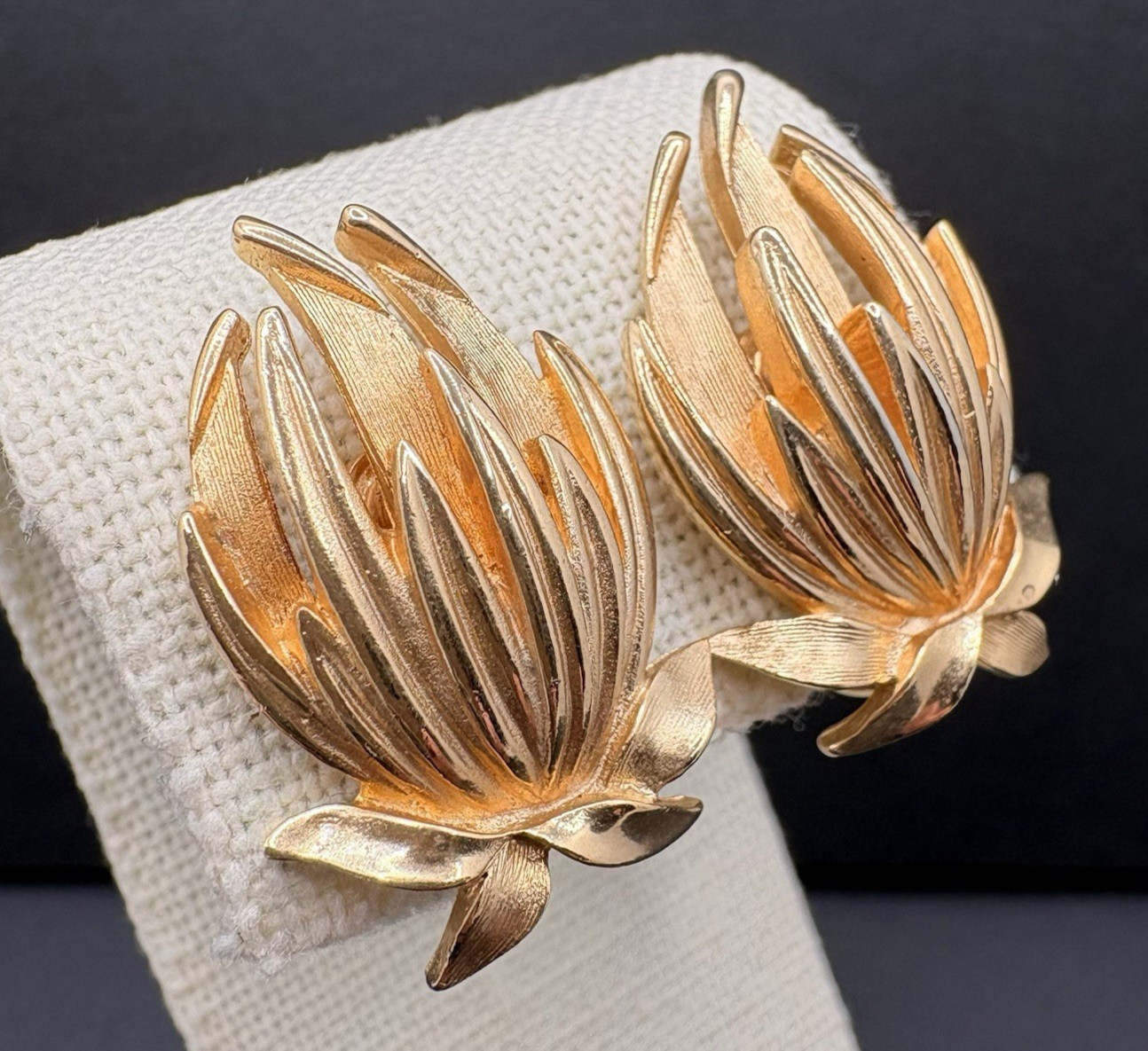 Vintage Crown Trifari Flower Plant Brushed Shiny Gold Tone Clip on Earrings 1″