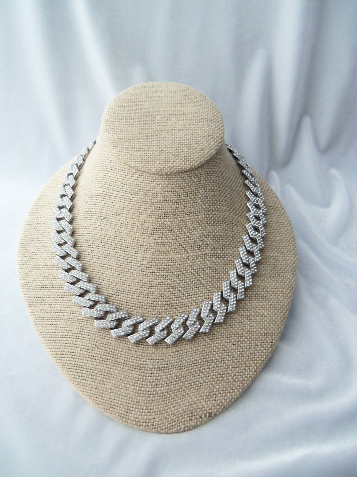 Pave Crystal Rhinestone wide Link Chain Collar Silvertone Necklace