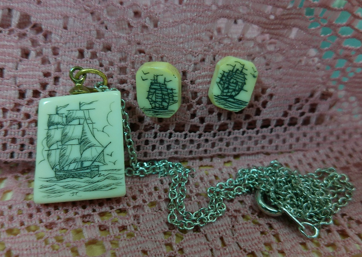 Vtg Scrimshaw Styled Clipper Ship Pendant Necklace Faux Bone Earring Set Lot