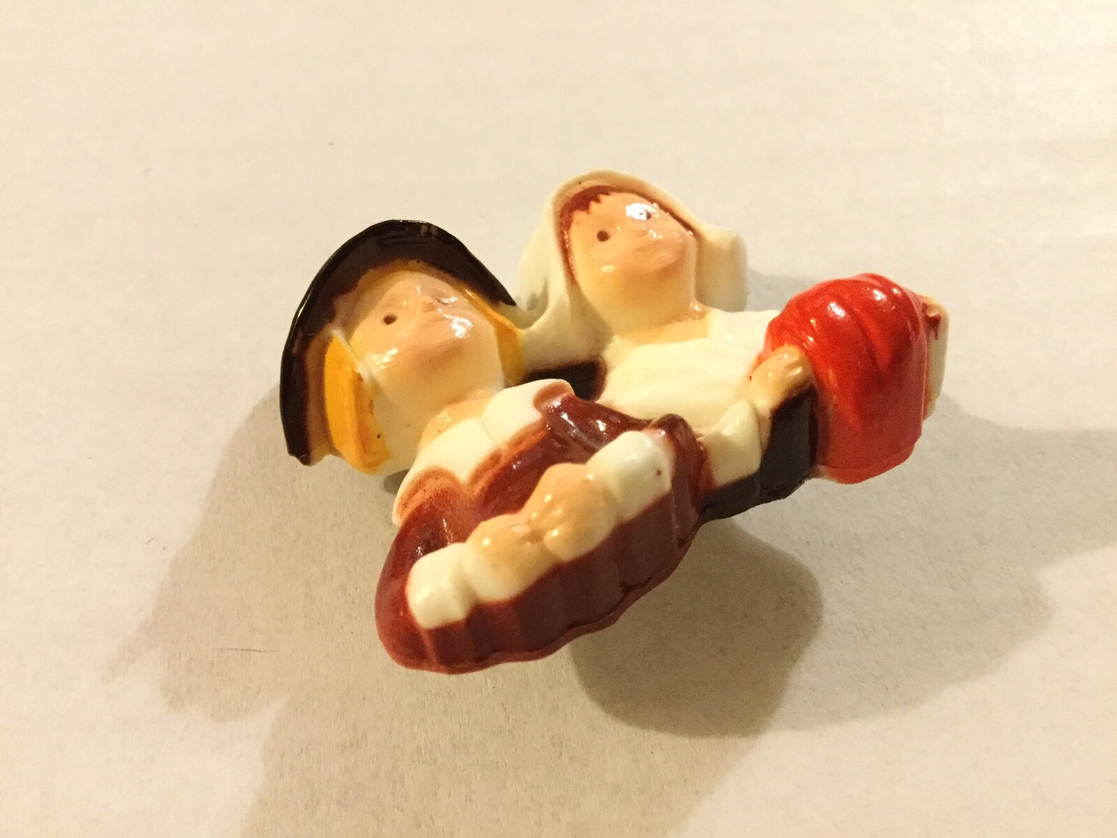 Vintage Festive Plastic Pilgrim Couple W/ Pumpkin Thanksgiving Pinback Brooch