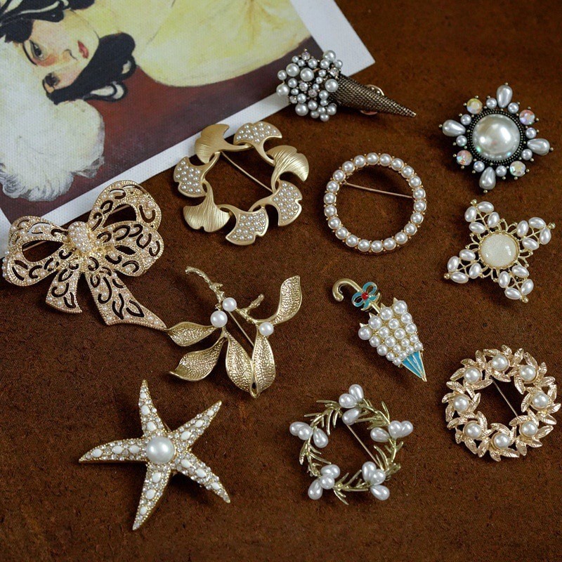 Vintage Women Rhinestone Baroque Brooch Accessories Retro Pearl Pins Party Gift