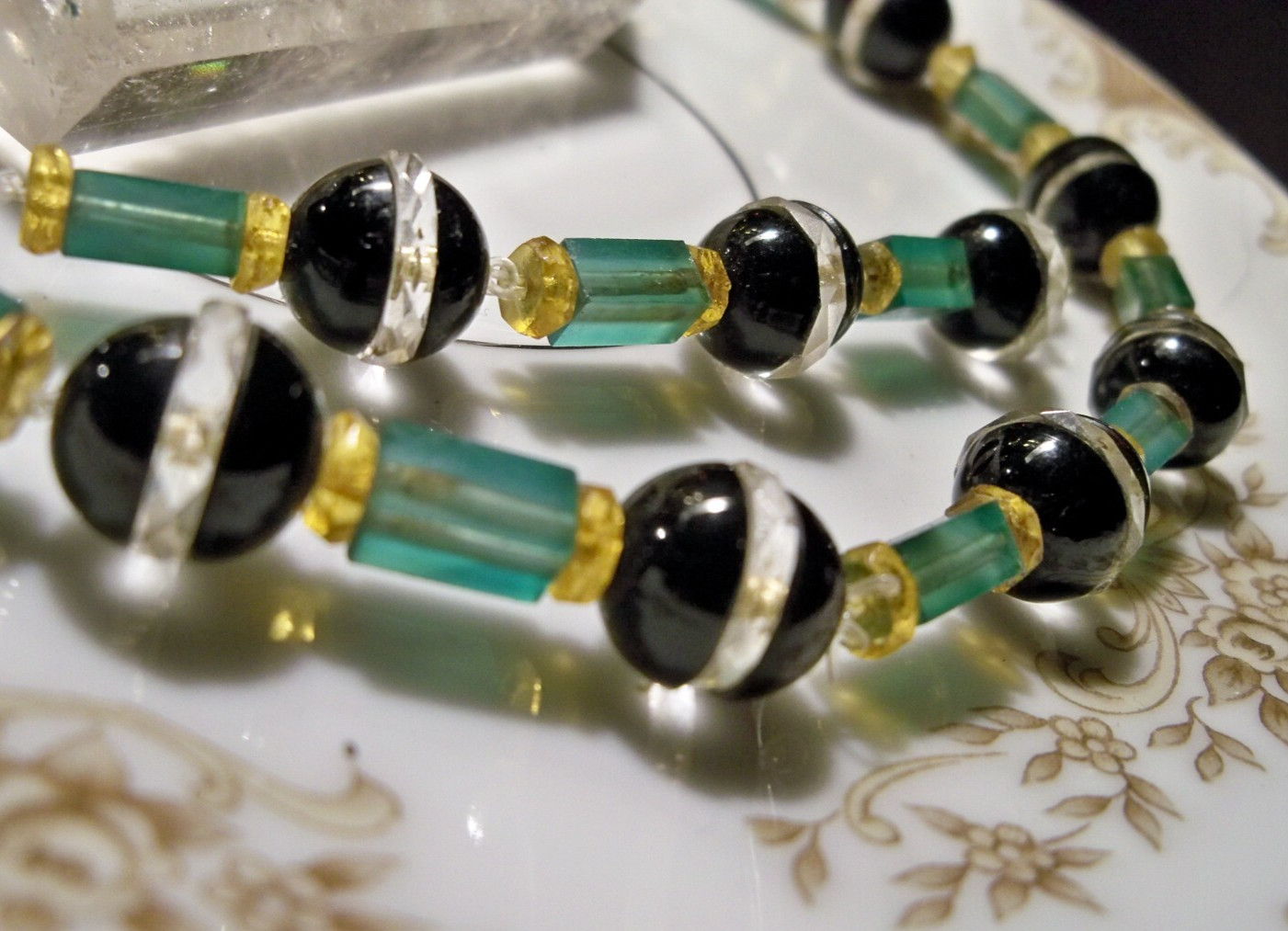 Vintage art nouveau deco rare cut unknown beaded green black yellow Necklace