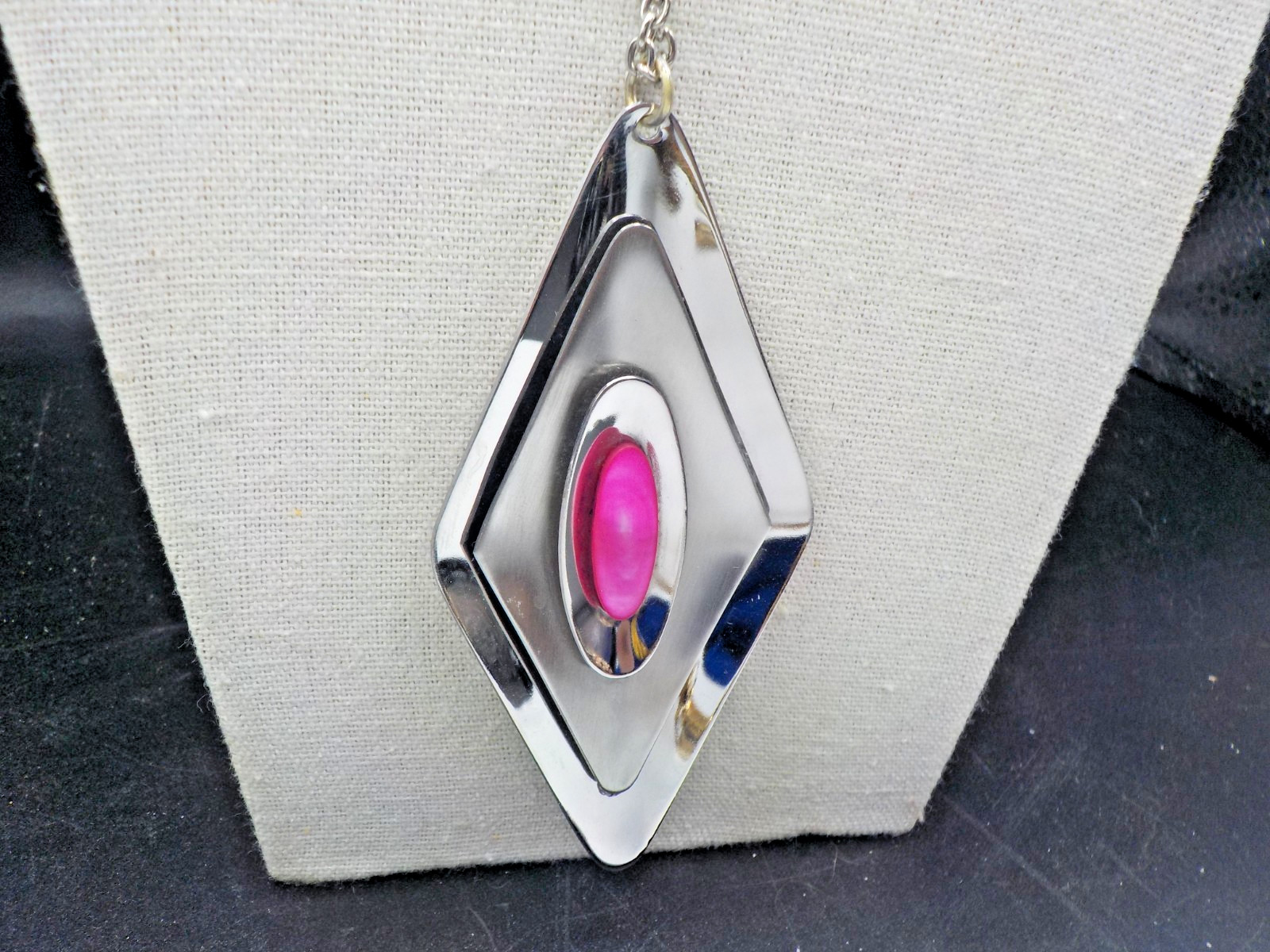 Vintage Oneida Stainless Steel Modernist Pendant Sheffield England