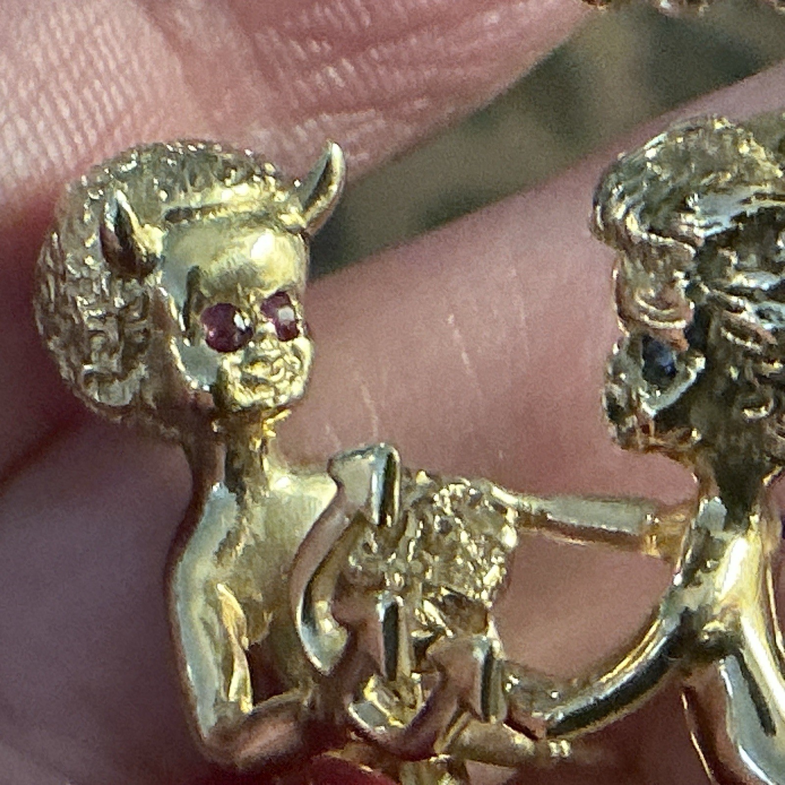 Solid 14k Gold William Ruser “The Two Angels” Brooch Fur Clip 30g Ruby Sapphire
