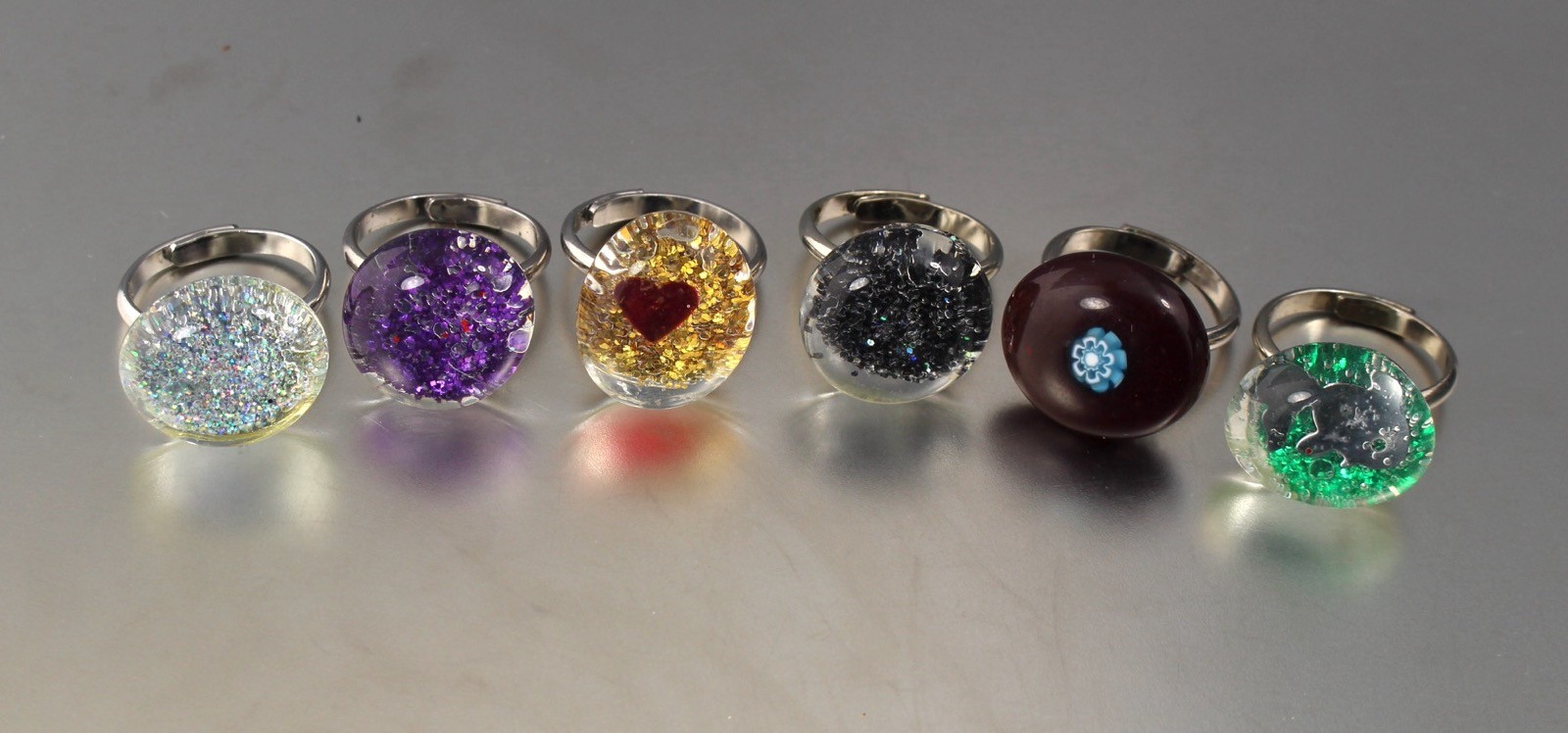 LOT OF 6 VINTAGE 60’S GLASS GLITTER BEAD ADJUSTABLE COCKTAIL RINGS