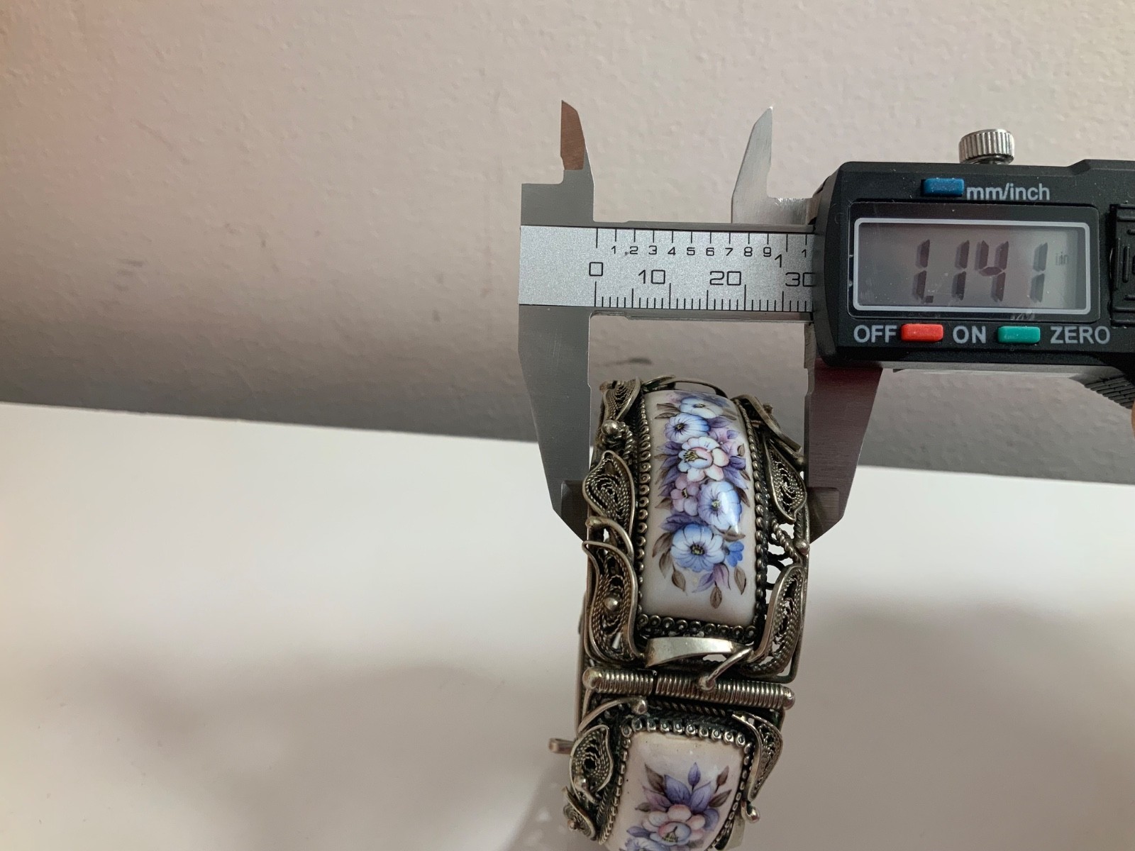 VINTAGE MORE THAN 50 YEARS OLD ENAMEL WOMEN BRACELET & EARRINGS GREAT CONDITION