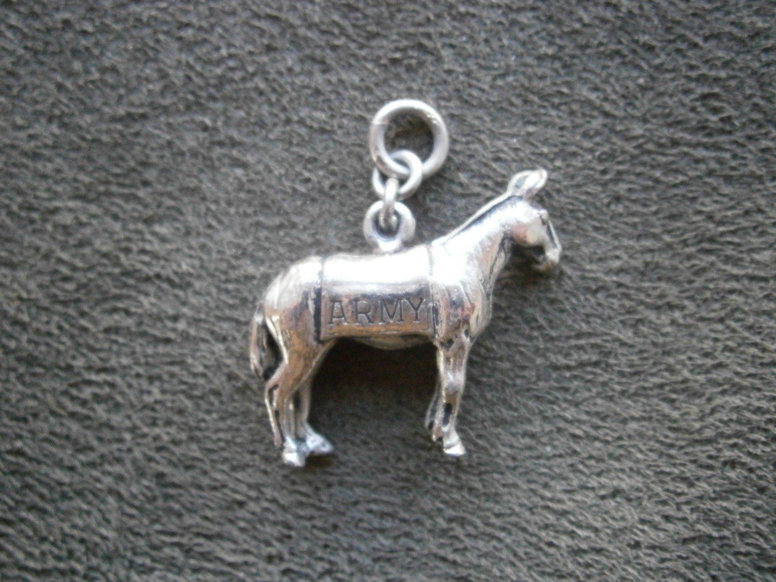 Crest Craft US Army Mule West Point Mascot Vintage Silvertone Charm Pendant 4.4g