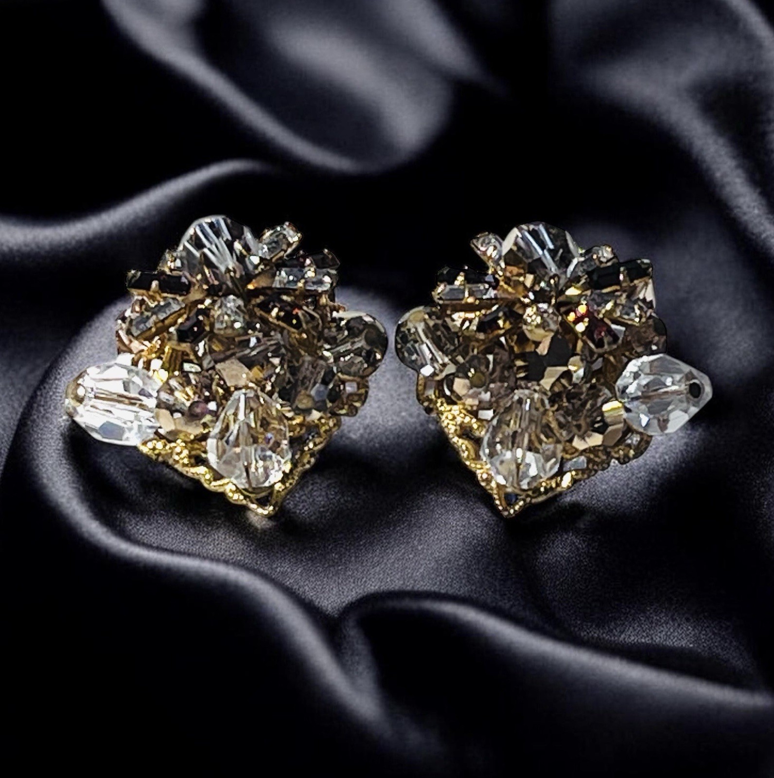 Vintage 1” Clip On Beaded Glass Earrings – Brown Clear – Gold Filigree – c1950s