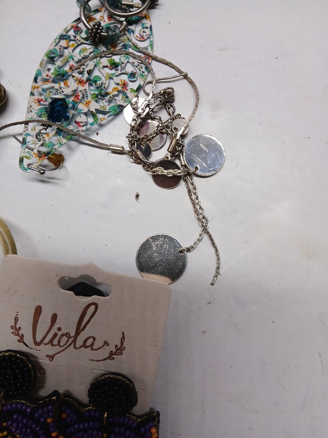 Huge lot Of Jewelry Watches Pearls & More Some new And Used unsearched 4.6lbs